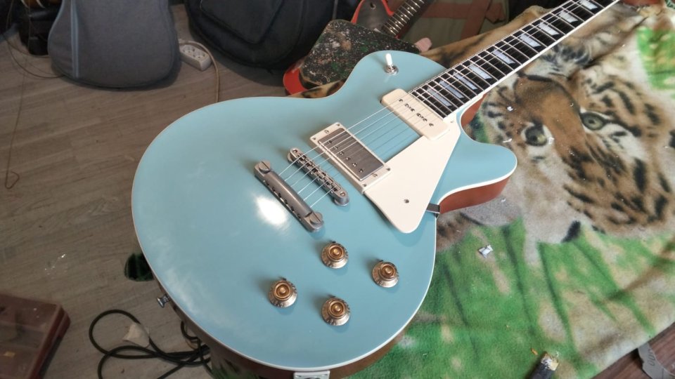 EASTMAN SB58/TV Fade Blue Limited Edition, HARDCASE, 3, 69 KG