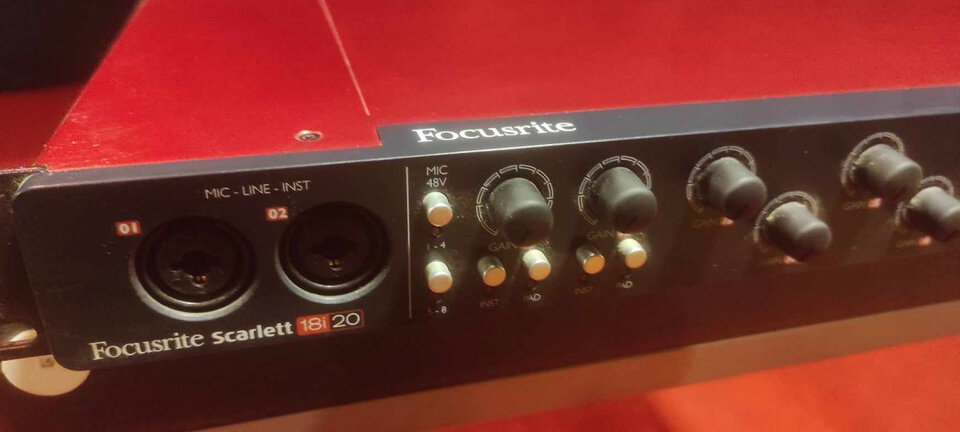 INTERFACE FOCUSRITE SCARLETT 18i20 de segunda mano · Foto 5 de 5 · León · 250 €