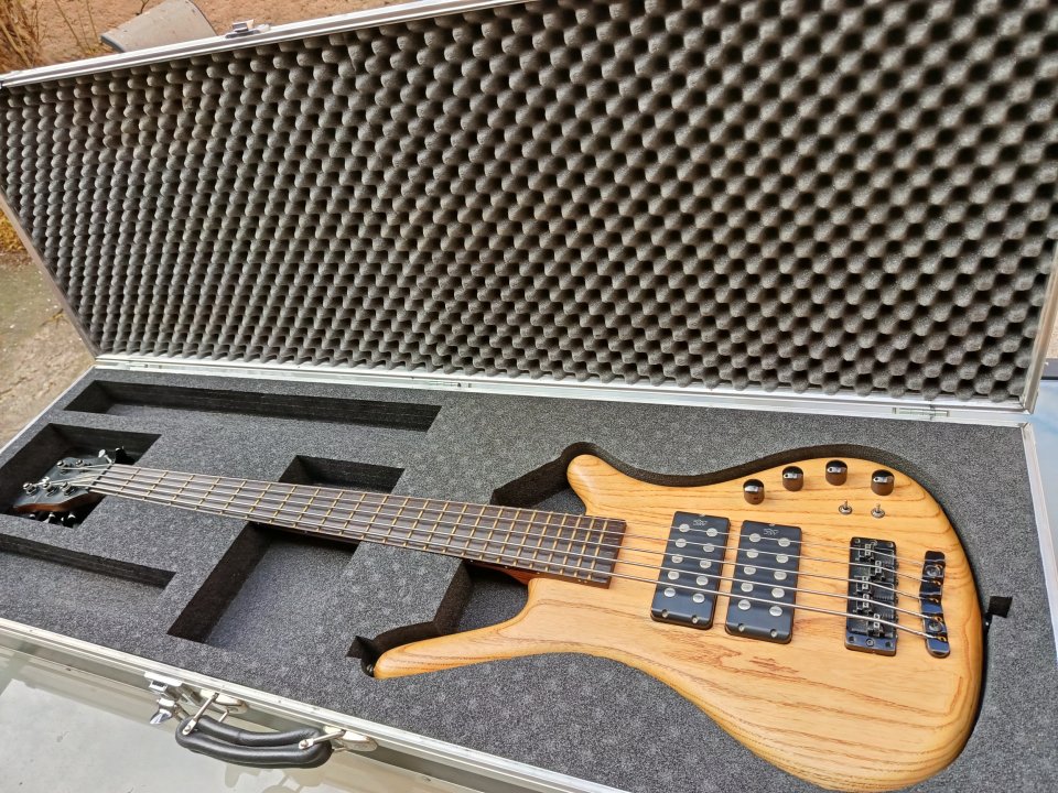 Warwick Corvette $$ 5 de segunda mano · Foto 8 de 10 · Tarragona · 1650 €