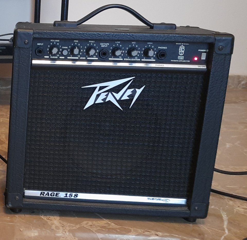 Amplificador peavey rage 158 silver stripe