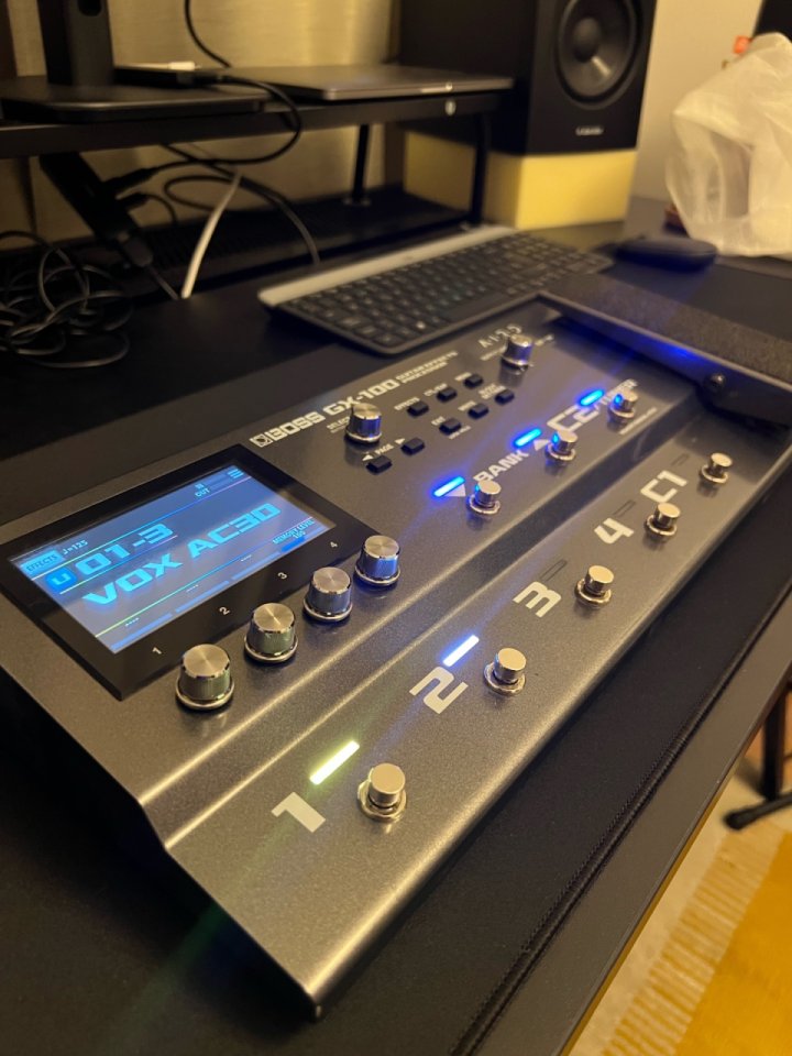 BOSS GX100 de segunda mano · Foto 2 de 7 · Las Palmas · 450 €