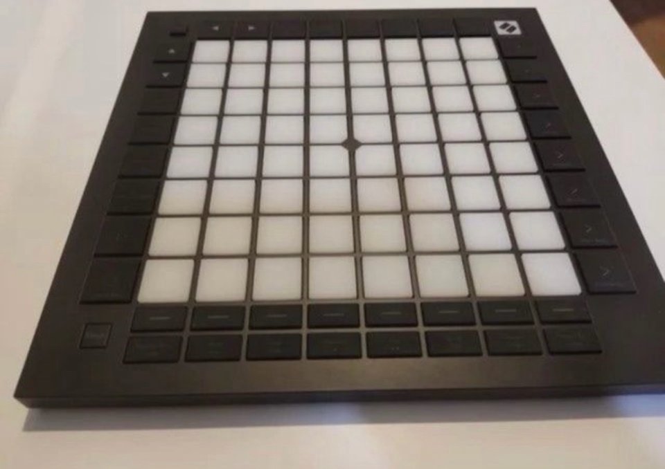Novation Launchpad Pro mk3 de segunda mano · Foto 5 de 5 · Madrid · 190 €