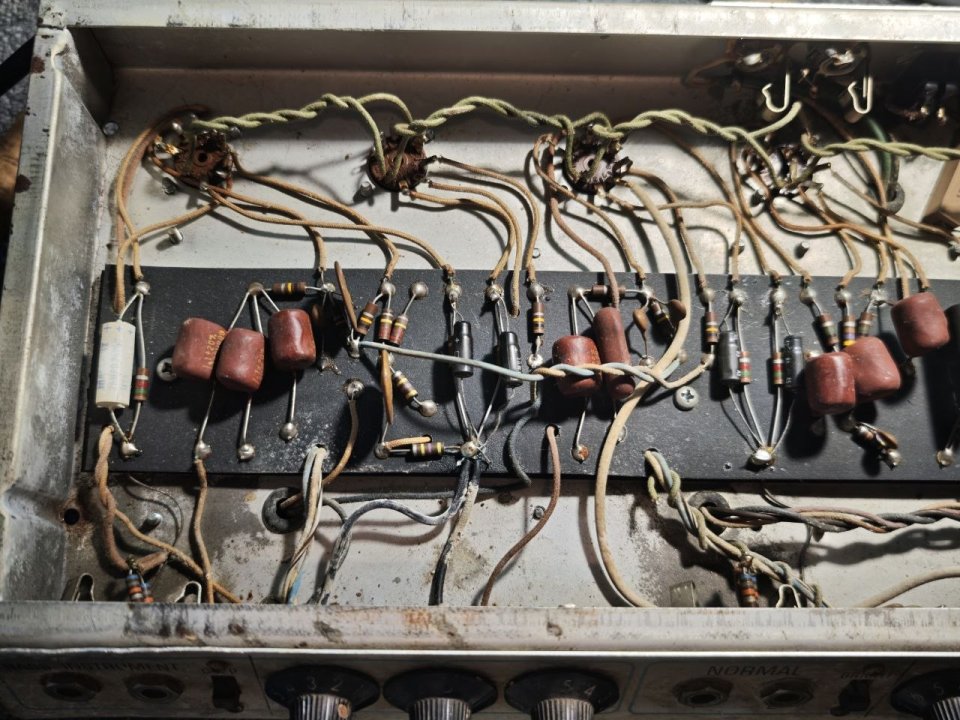 Fender Bassman Drip Edge 50w 1968 Silverface AB165 de segunda mano · Foto 7 de 7 · Madrid · 1300 €