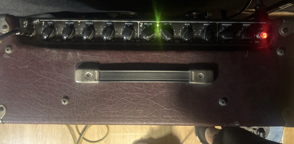 Vengo o cambio Traynor de boutique de segunda mano · Foto 3 de 3 · Alicante · 950 €
