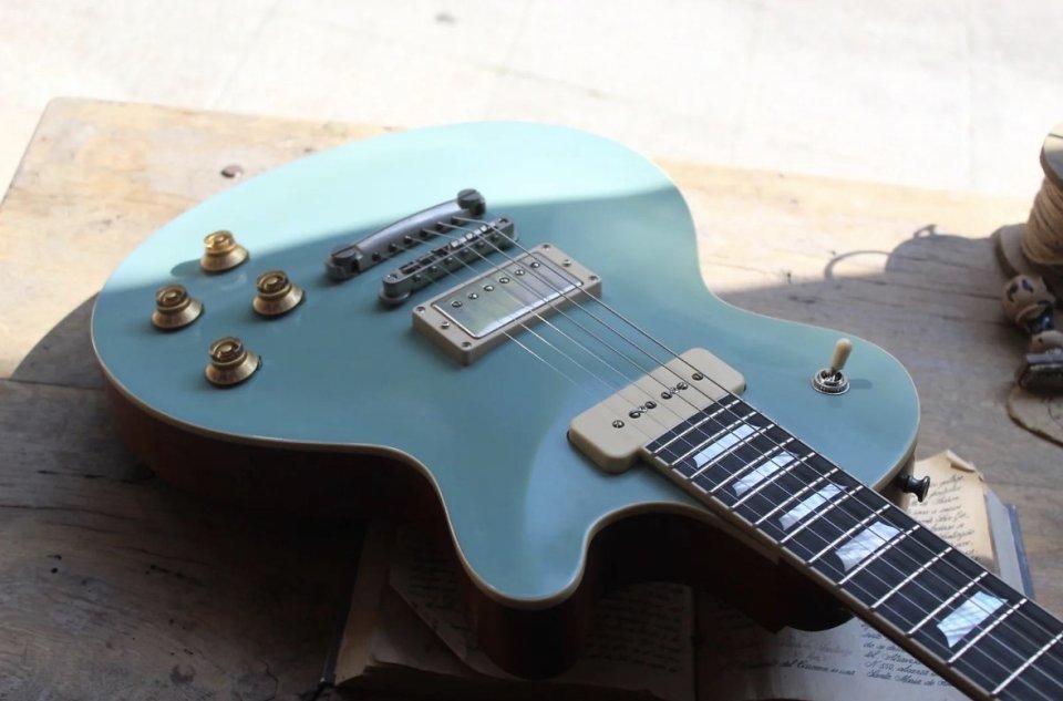 EASTMAN SB58/TV Fade Blue Limited Edition, HARDCASE, 3, 69 KG