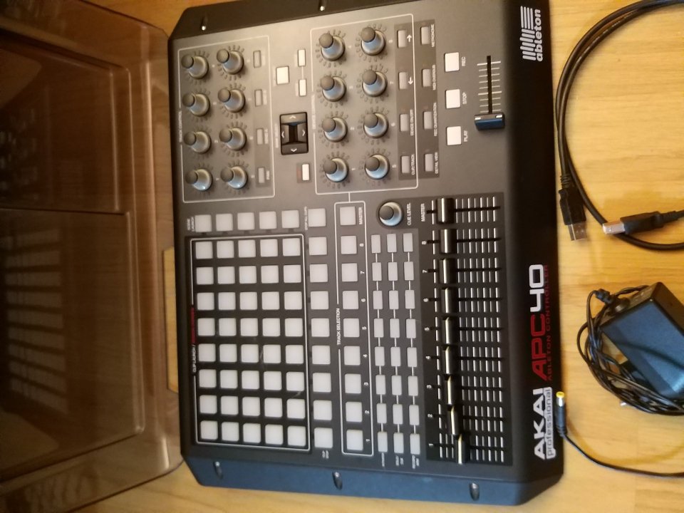 AKAI APC40 de segunda mano · Foto 1 de 2 · Barcelona · 150 €
