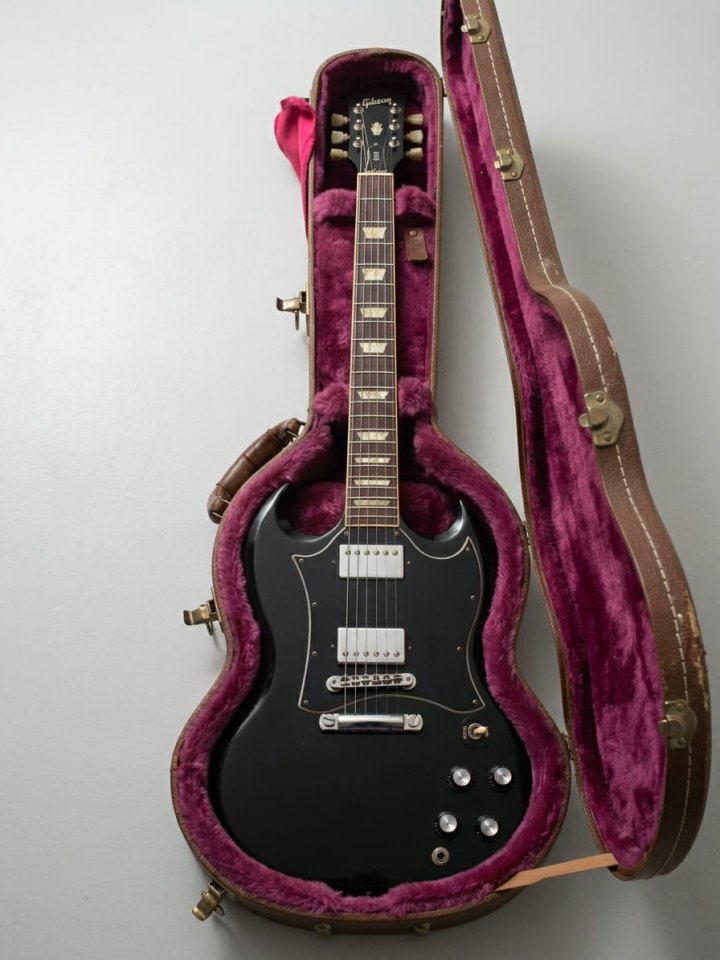 Gibson SG Standard Ebony (Año 2000) - 100% Original con Estuche Rígido de segunda mano · Foto 1 de 4 · Barcelona · 1500 €