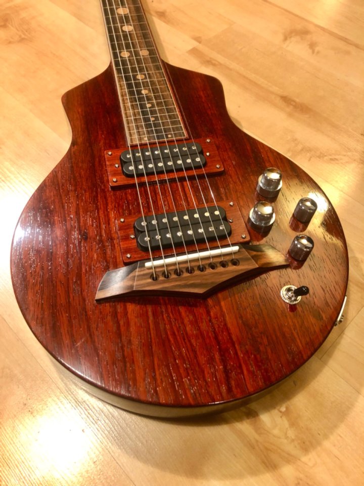 Lap steel NURA guitars 8 cuerdas + estuche