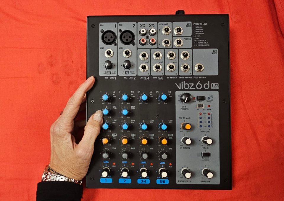 Mesa mezcladora VIBZ 6D