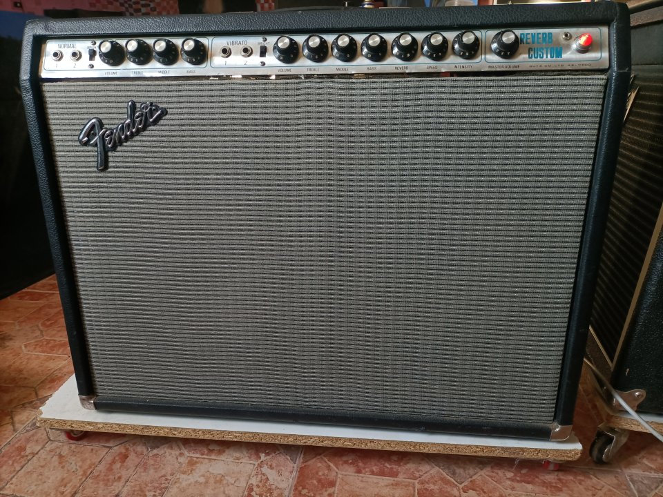 Guyatone Reverb Custom (Fender Twin Reverb clon) Fujigen-Gakki 70's Japón de segunda mano · Foto 1 de 8 · Alicante · 850 €