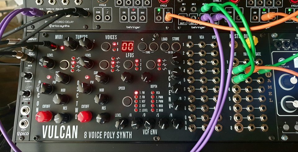 Cambio sintetizador Vulcan de 8 voces para Eurorack de segunda mano · Foto 3 de 4 · Ourense