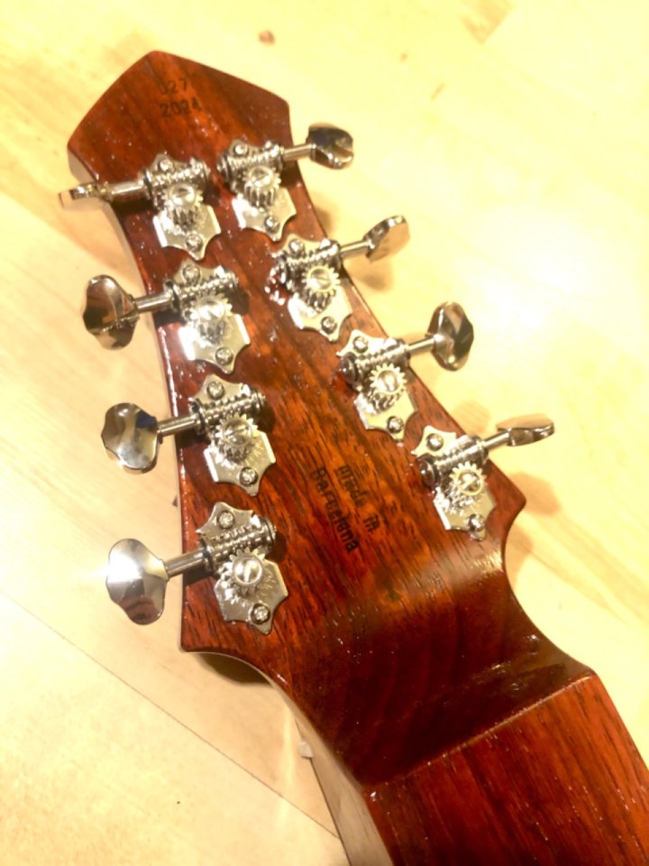 Lap steel NURA guitars 8 cuerdas + estuche