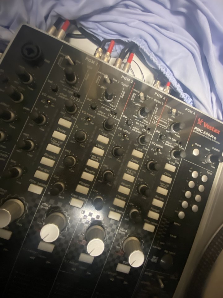 Vestax PMC-580 Pro (reparación recomendada)