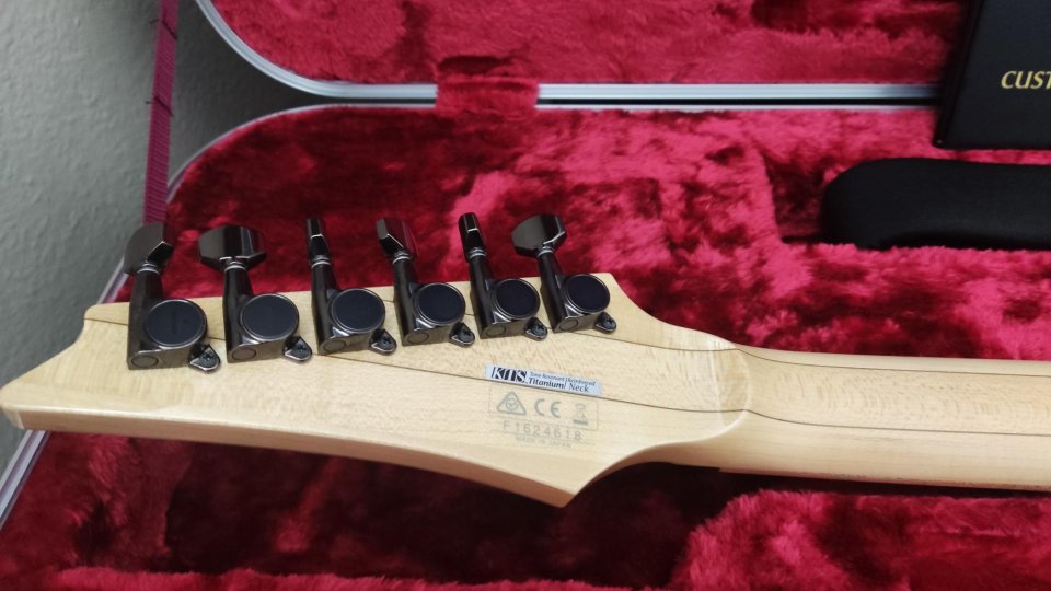 Ibanez J.Custom 8570 Z Black Onix 2016 ( a estrenar ) de segunda mano · Foto 5 de 10 · Barcelona · 2350 €