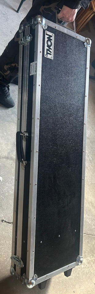 AKAI MPC KEY 61 + Flightcase + Soporte K&M Spider Baby + Funda para el soporte