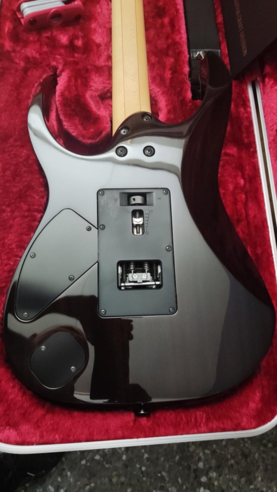 Ibanez J.Custom 8570 Z Black Onix 2016 ( a estrenar ) de segunda mano · Foto 7 de 10 · Barcelona · 2350 €