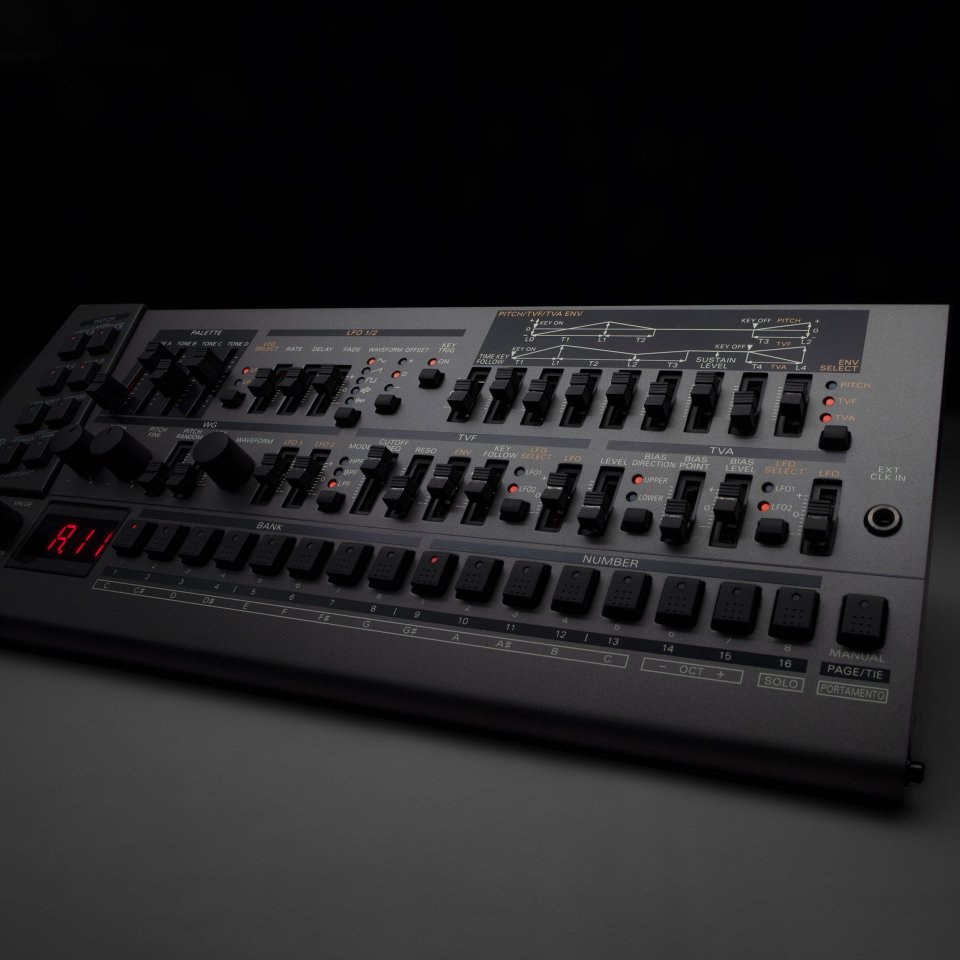 Roland JD-08 de segunda mano · Madrid · 225 €