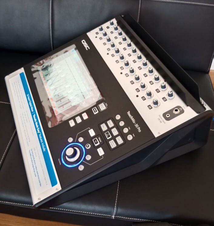 Vendo Mesa QSC Pro 30 canales