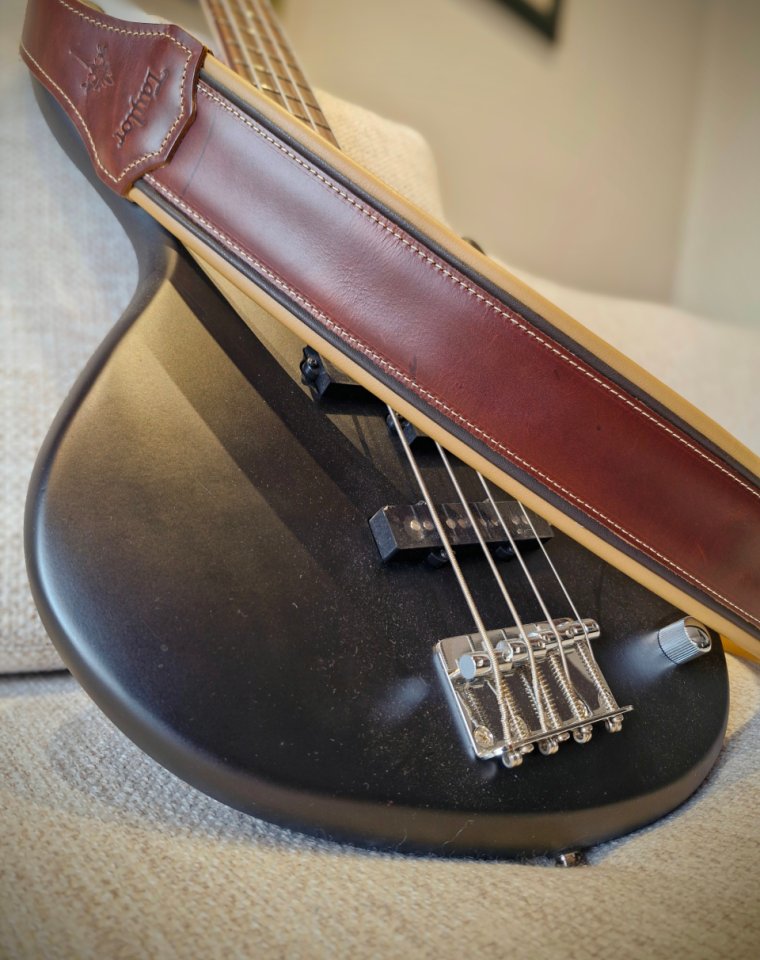 Correa Guitarra Taylor Ascension Cordovan 3" de segunda mano · Foto 5 de 10 · Barcelona · 95 €