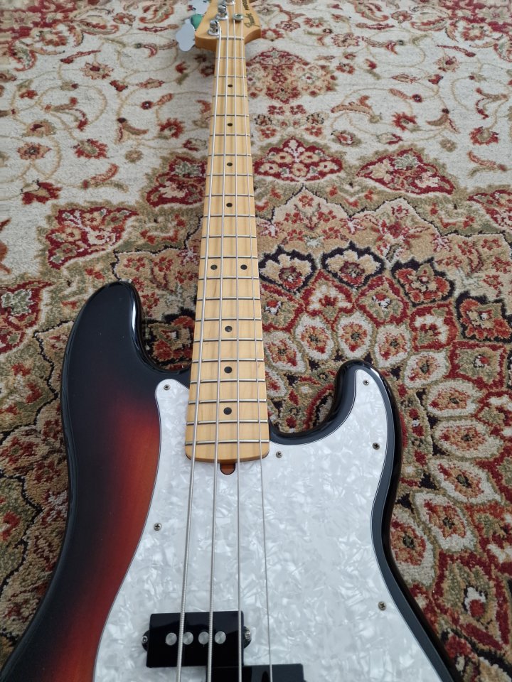 Fender precision deluxe bass