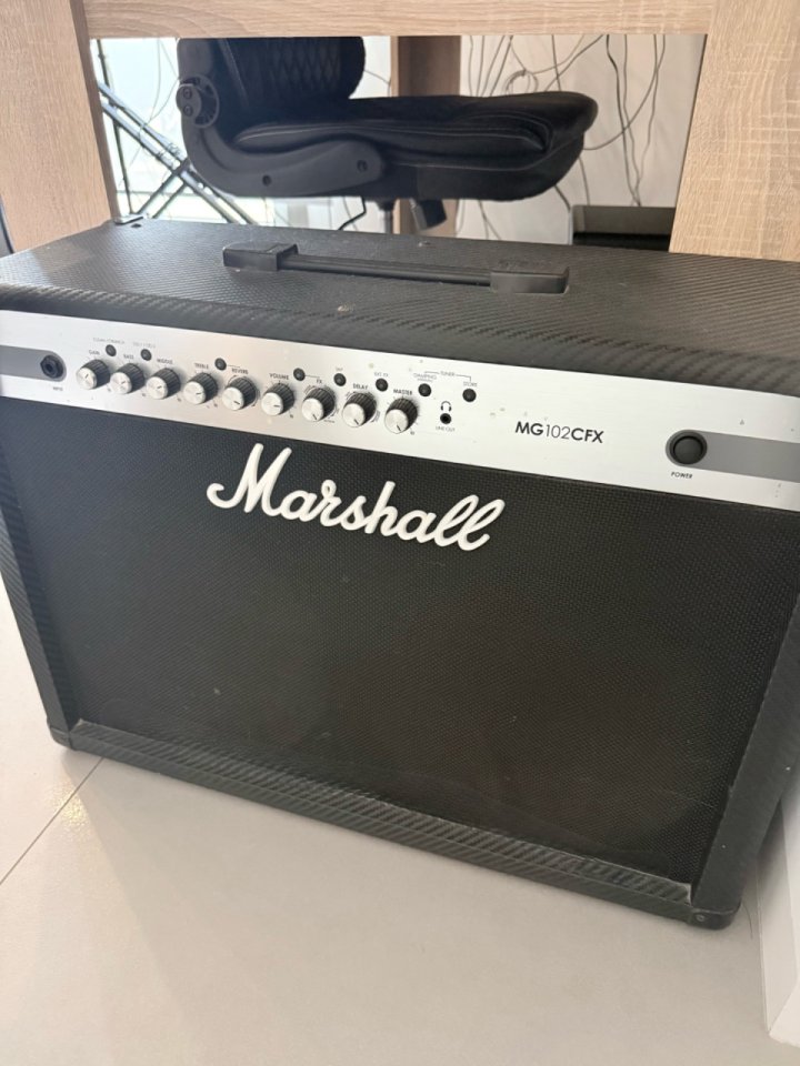 Marshall MG102CFX Amplificador Combo 100W Carbono de segunda mano · Foto 1 de 5 · Alicante · 200 €