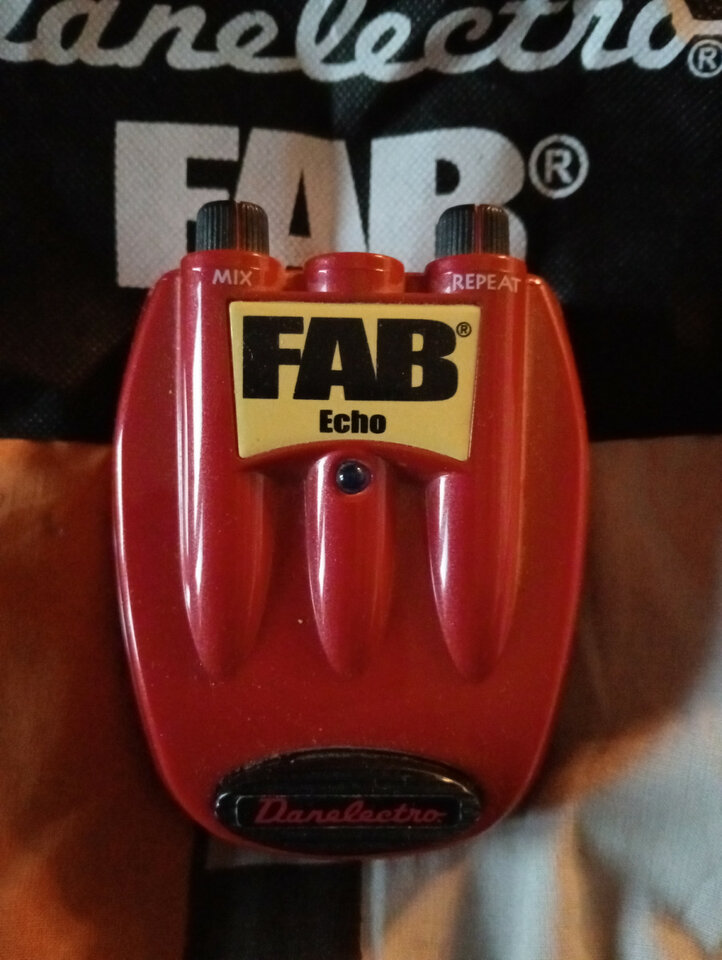 Danelectro fab echo