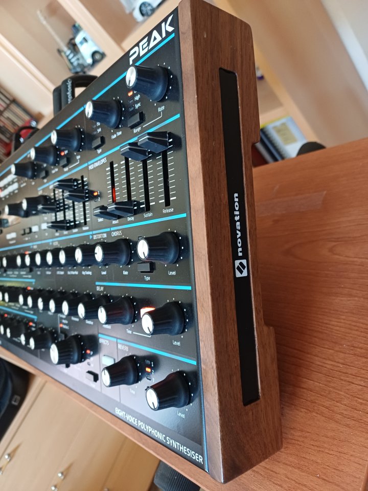 Novation PEAK en excelente estado