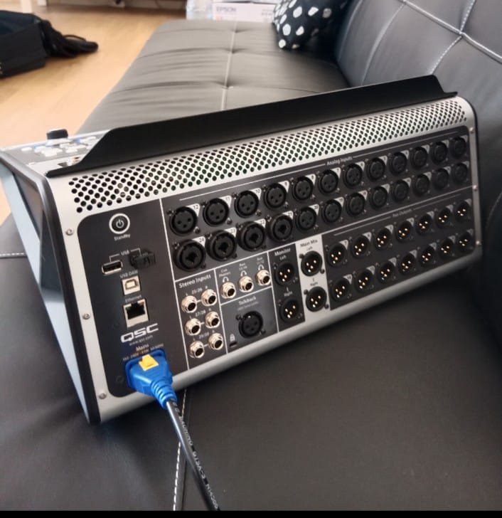 Vendo Mesa QSC Pro 30 canales