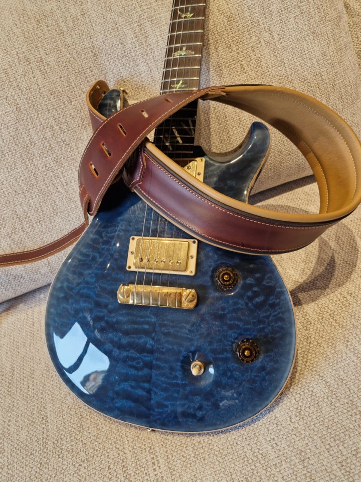 Correa Guitarra Taylor Ascension Cordovan 3" de segunda mano · Foto 1 de 10 · Barcelona · 95 €