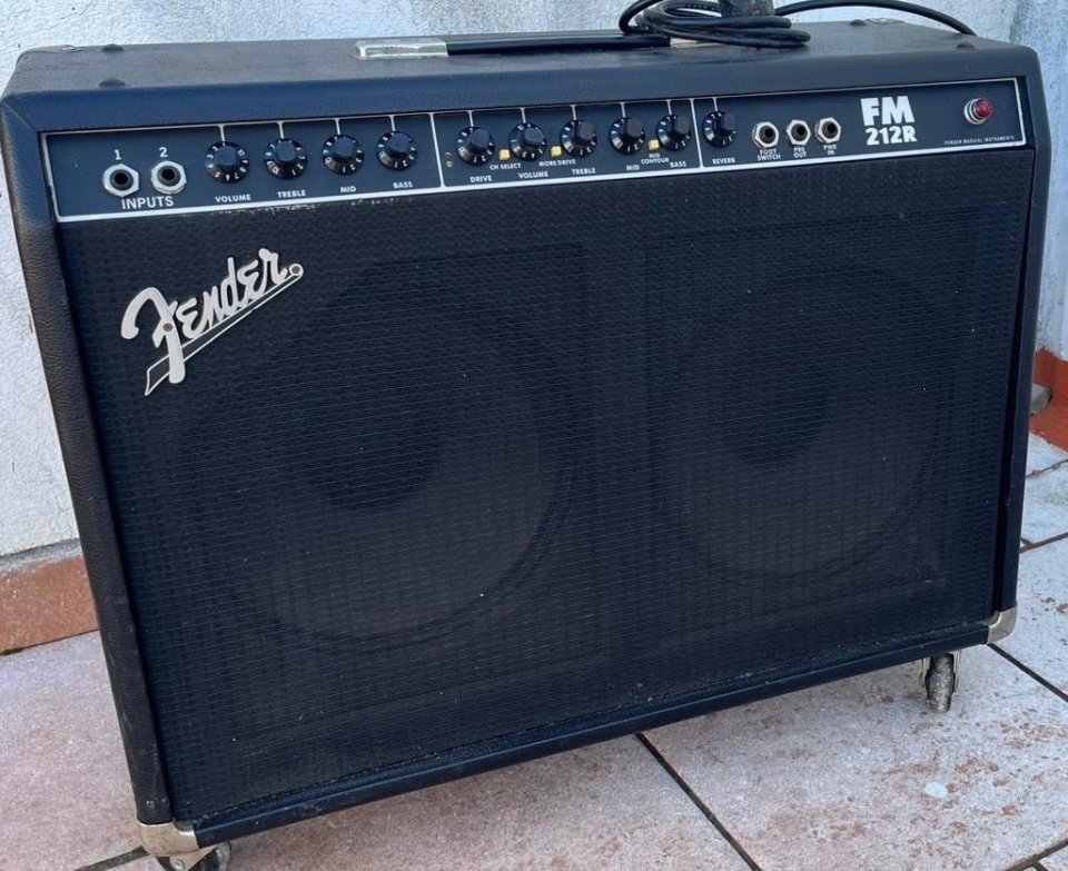 Amplificador Fender FM 212R
