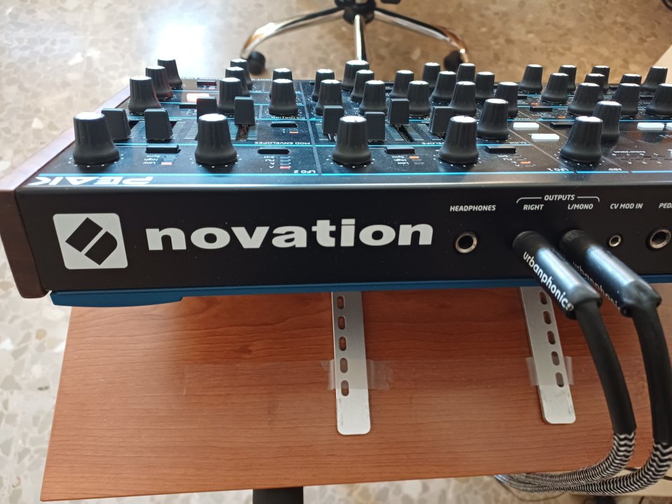 Novation PEAK en excelente estado