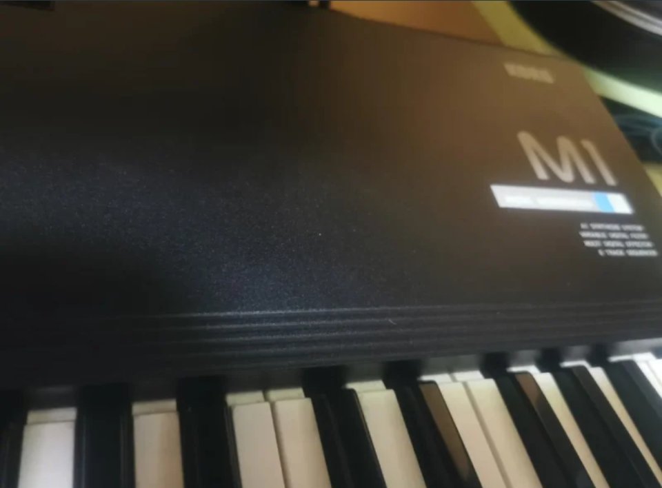 Sintetizador Korg M1 de segunda mano · Foto 4 de 5 · Madrid · 350 €