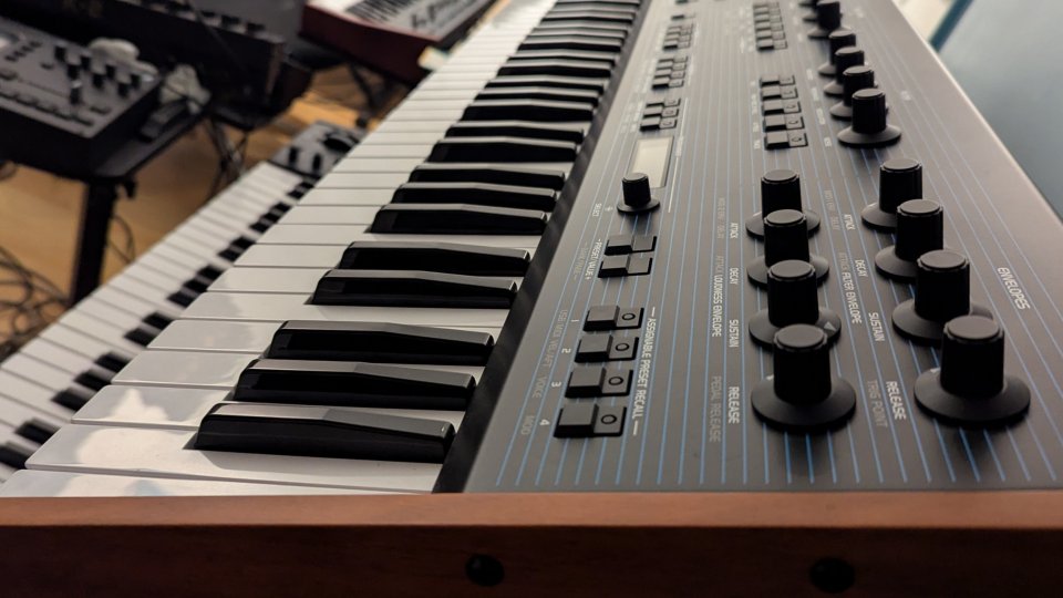 Begringer UB XA teclado