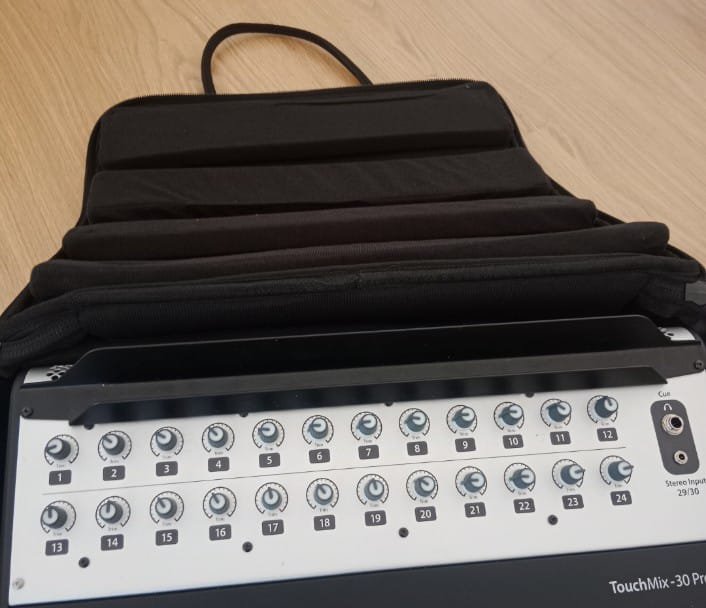 Vendo Mesa QSC Pro 30 canales