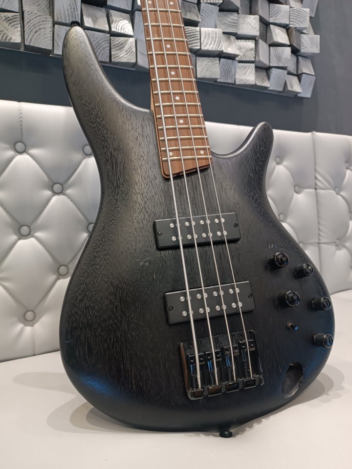 Bajo Ibanez SR300EB-WK