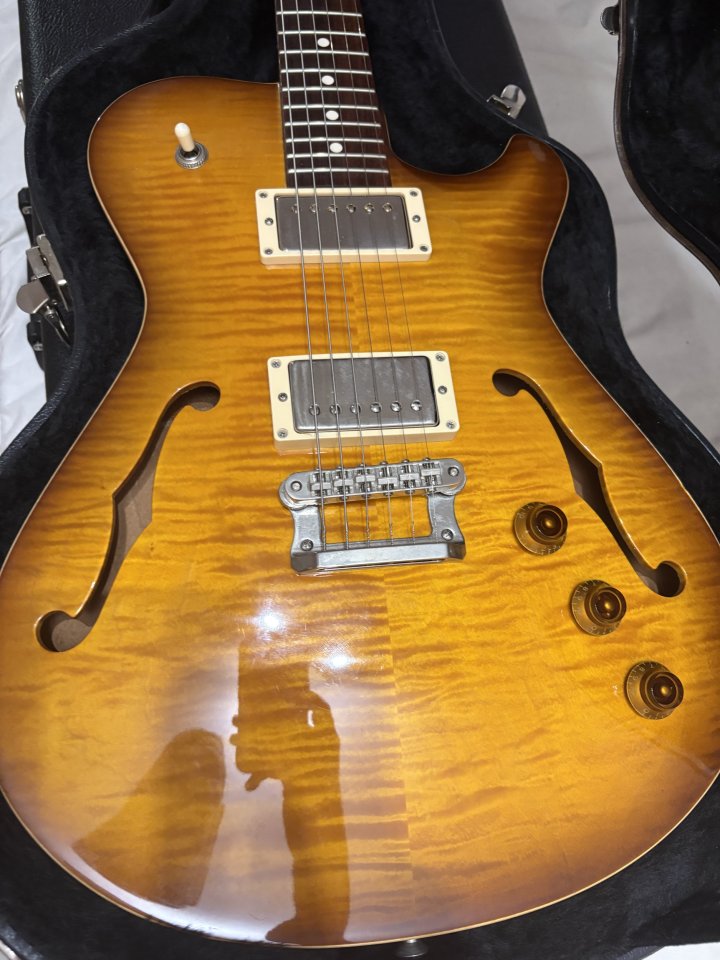 Guitarra knaggs modelo chena de segunda mano · Foto 3 de 9 · Illes Balears · 4400 €