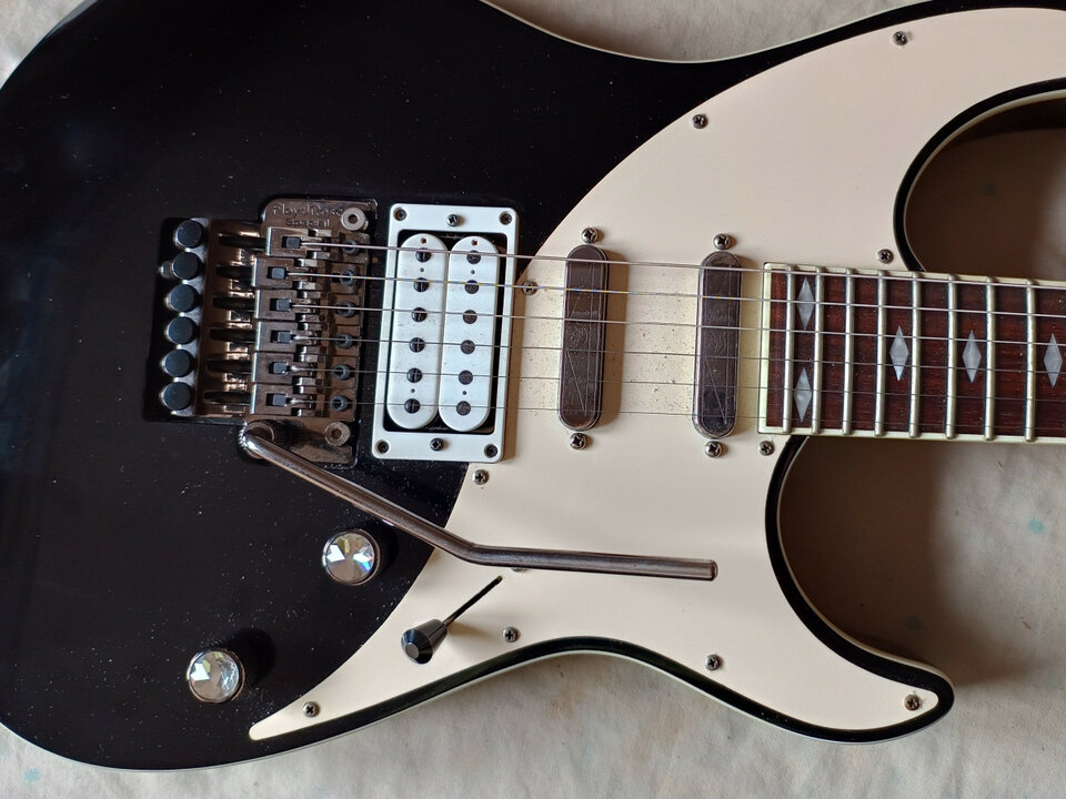 SAMICK Marie MR-30FR Superstrat