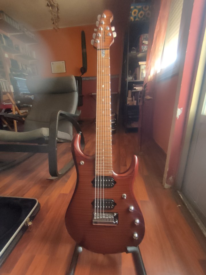 Music Man JP15 / cuerdas de segunda mano · Foto 1 de 10 · Barcelona · 3100 €
