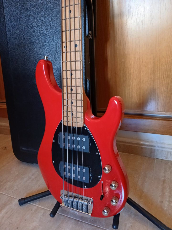 Musicman Sterling 5HH de segunda mano · Foto 2 de 7 · Ciudad Real · 1920 €