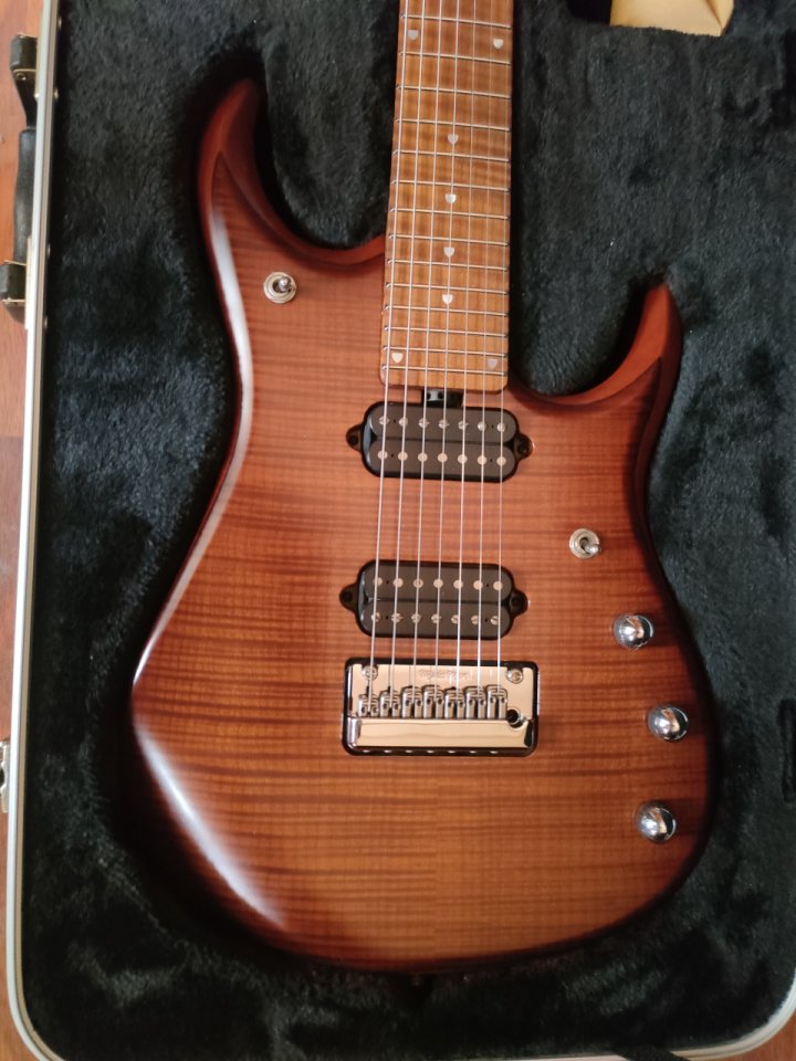 Music Man JP15 / cuerdas de segunda mano · Foto 3 de 10 · Barcelona · 3100 €