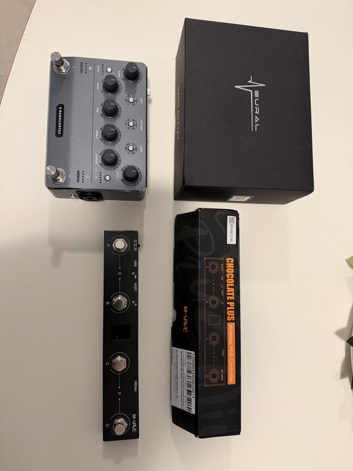 Neural Nano Cortex y Chocolate Plus midi de segunda mano · Foto 2 de 2 · Málaga · 420 €