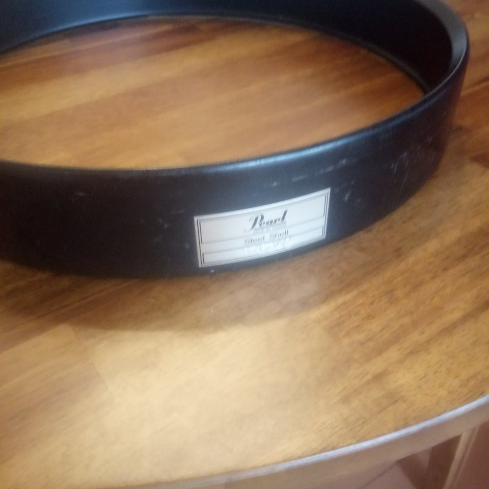 Dos cascs de caixes/tabals Pearl Freefloating i un sistema freefloating de Pearl de segunda mano · Foto 3 de 10 · Barcelona · 370 €