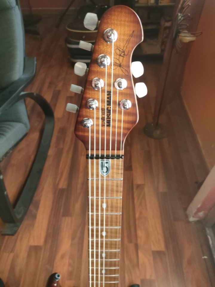 Music Man JP15 / cuerdas de segunda mano · Foto 5 de 10 · Barcelona · 3100 €