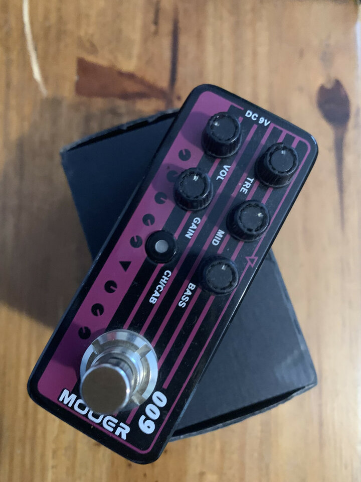 Mooer micro preamp 009 black night