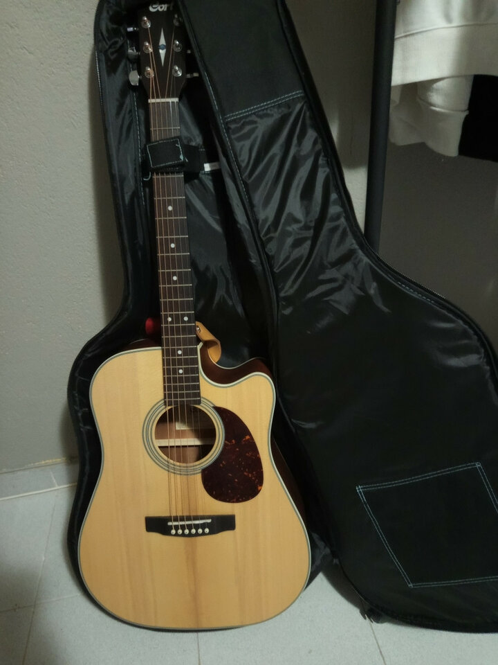 Guitarra electroacústica cort