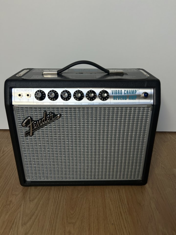 Fender Vibró Champ Reverb Amp NUEVO