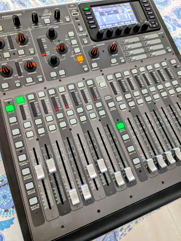 Behringer X32 Producer ¡Absolutamente impecable, ahorra 300€! de segunda mano · Foto 1 de 8 · SC Tenerife · 675 €