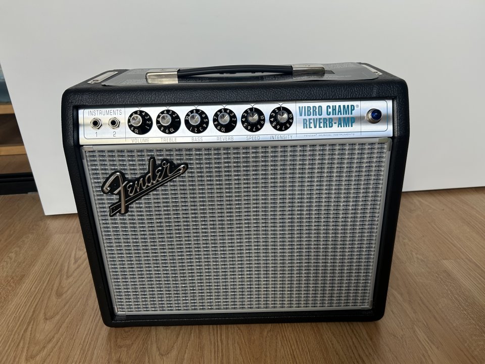 Fender Vibró Champ Reverb Amp NUEVO