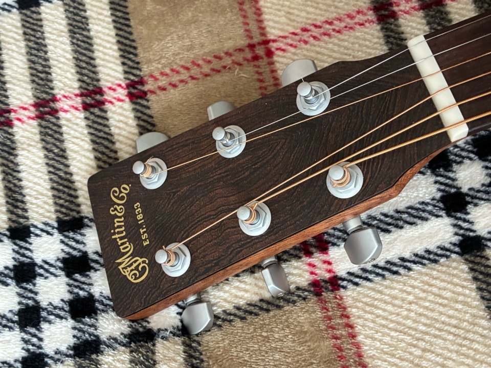 Guitarra acústica Martín x series de segunda mano · Foto 4 de 6 · La Rioja · 750 €