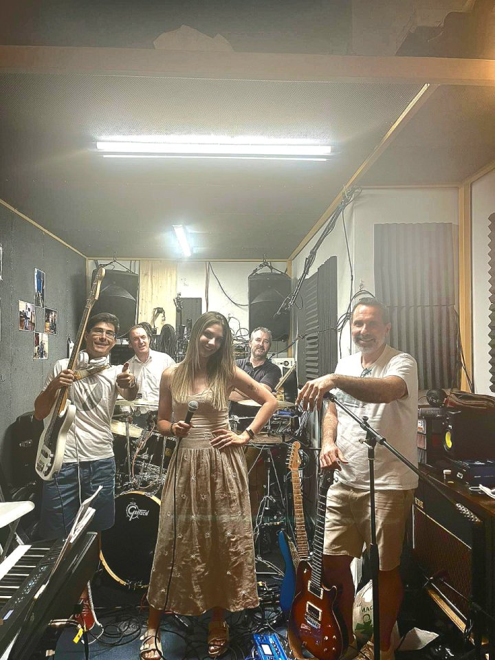 Guitarrista experimentado busca nuevo proyecto